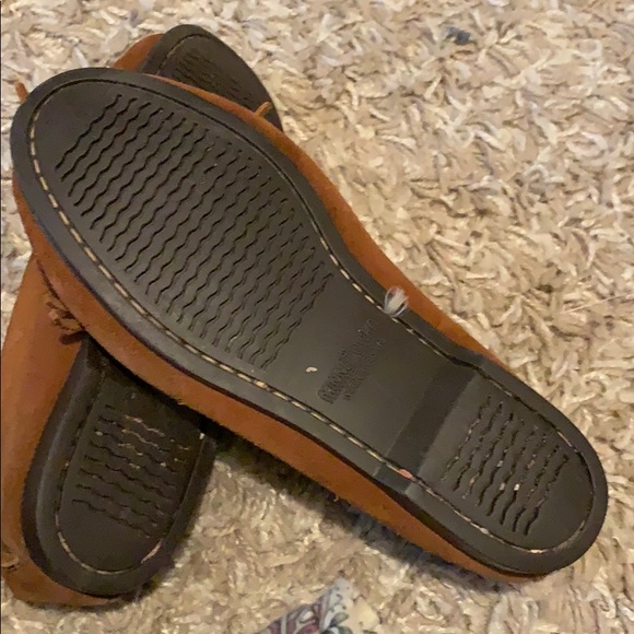 Shoes - Picture 3 of 8